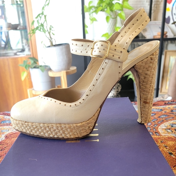 Stuart Weitzman "Spectacle Cresup" Heels - Picture 9 of 10